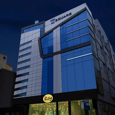 Itsy Hotels N Square Vijayawāda Екстериор снимка