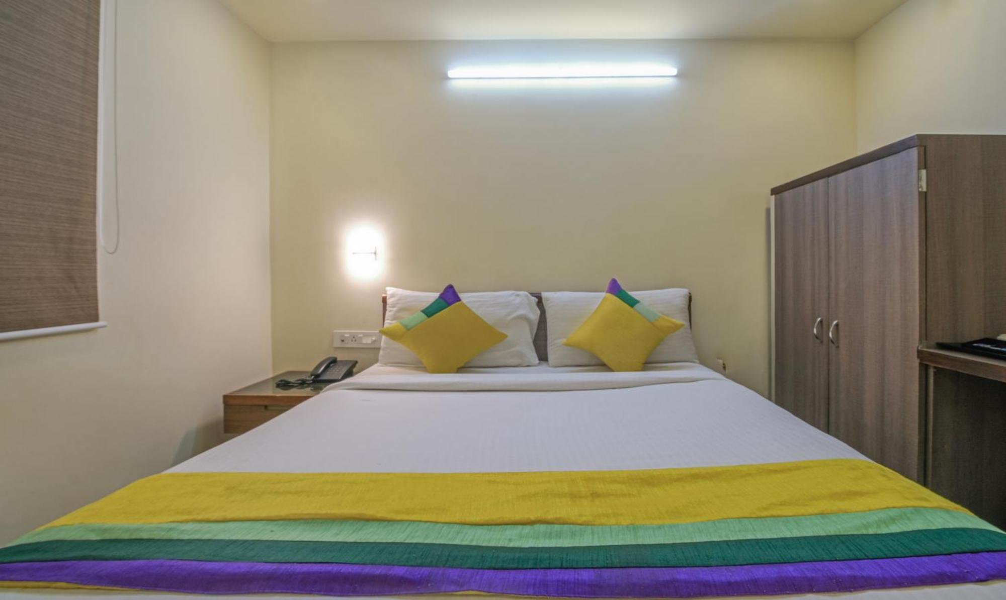 Itsy Hotels N Square Vijayawāda Екстериор снимка