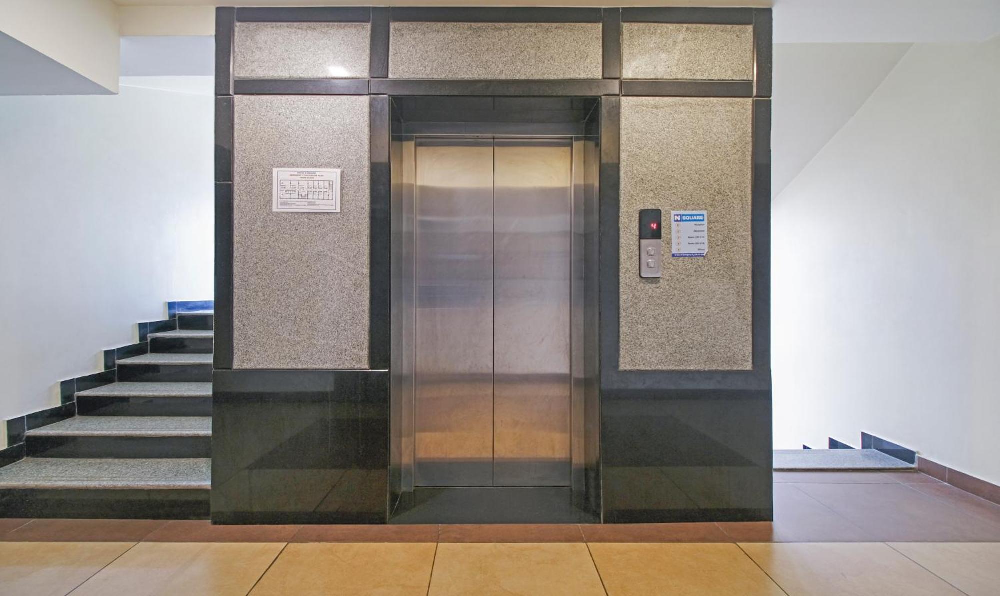 Itsy Hotels N Square Vijayawāda Екстериор снимка