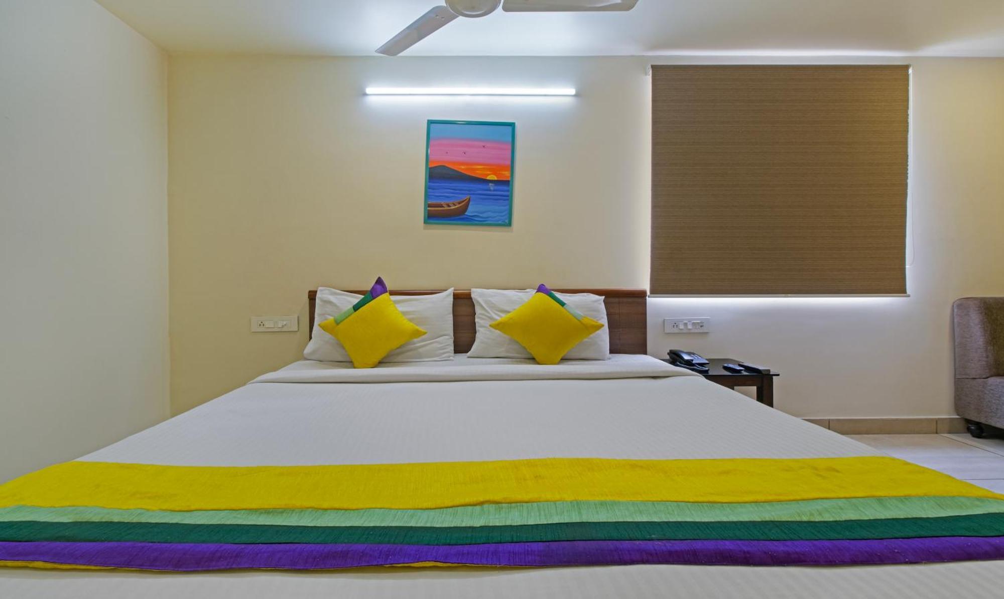Itsy Hotels N Square Vijayawāda Екстериор снимка